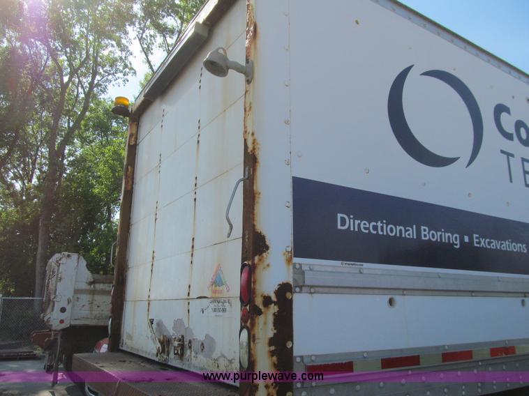 image for item K5713 1996 Ford LTLA9000 box truck