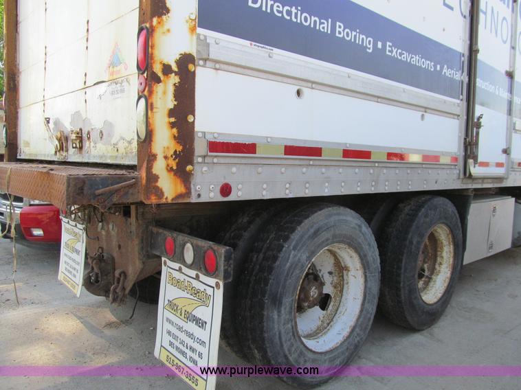 image for item K5713 1996 Ford LTLA9000 box truck