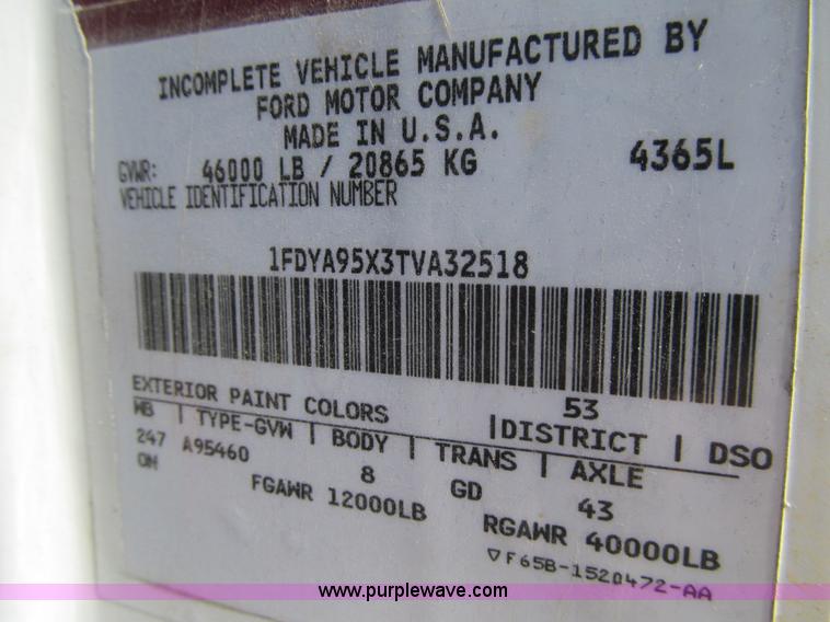 image for item K5713 1996 Ford LTLA9000 box truck