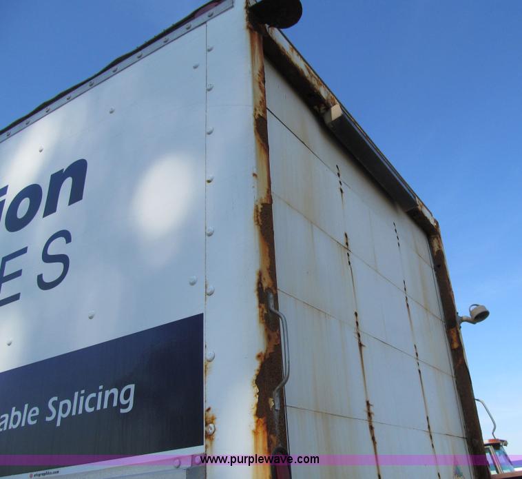 image for item K5713 1996 Ford LTLA9000 box truck