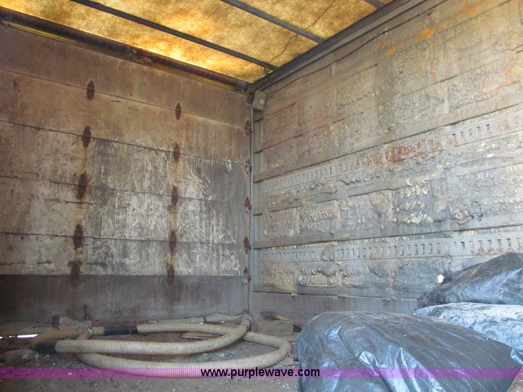 image for item K5713 1996 Ford LTLA9000 box truck