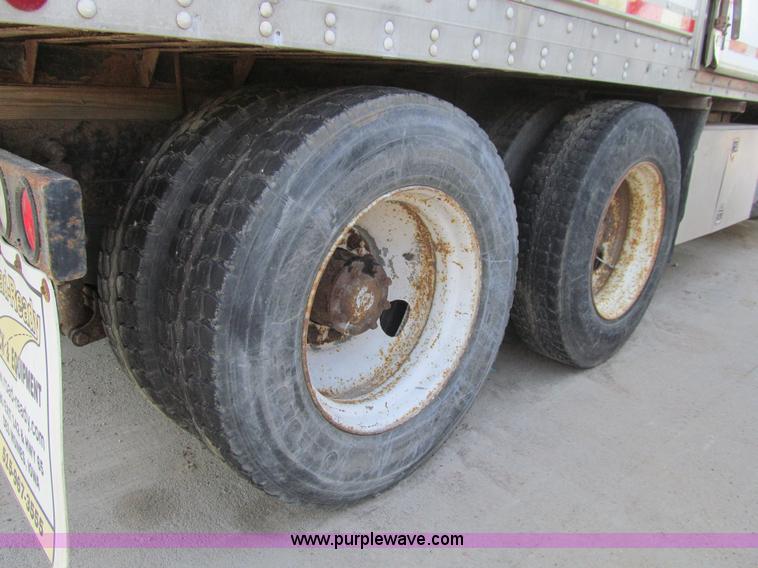 image for item K5713 1996 Ford LTLA9000 box truck