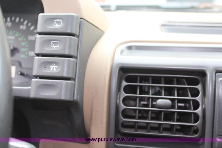 image for item K6887 2002 Land Rover Discovery Series II SE SUV