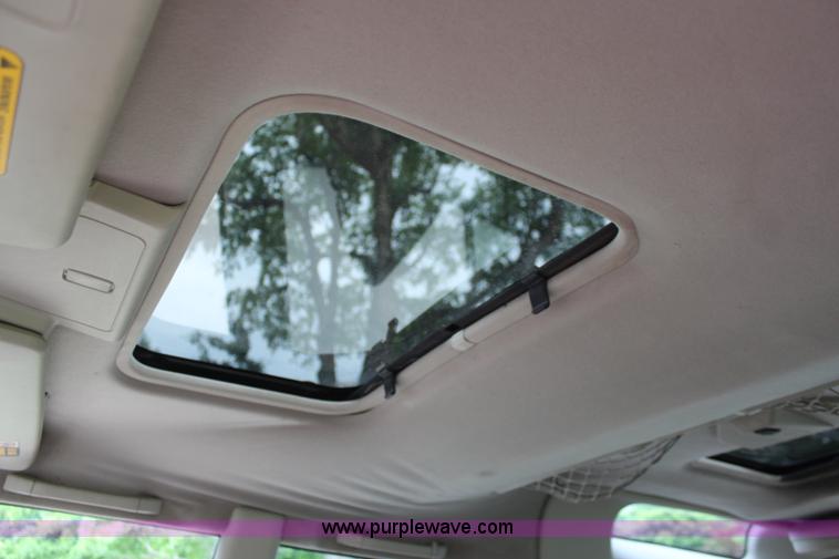 image for item K6887 2002 Land Rover Discovery Series II SE SUV