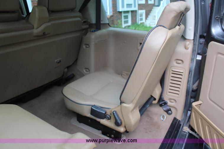 image for item K6887 2002 Land Rover Discovery Series II SE SUV