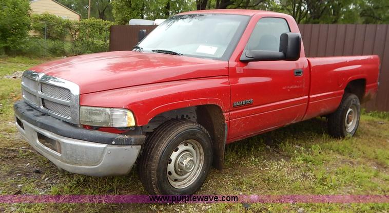 image for item K7432 2002 Dodge Ram 2500 SL pickup truck