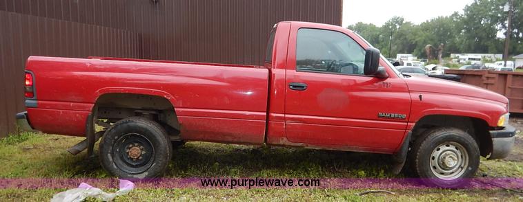 image for item K7432 2002 Dodge Ram 2500 SL pickup truck