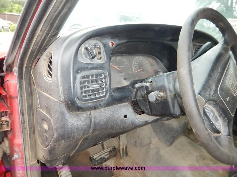 image for item K7432 2002 Dodge Ram 2500 SL pickup truck