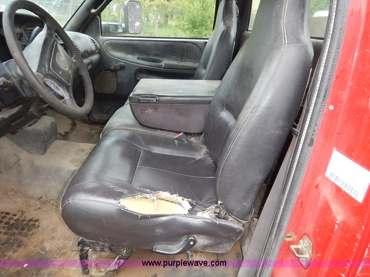 image for item K7432 2002 Dodge Ram 2500 SL pickup truck