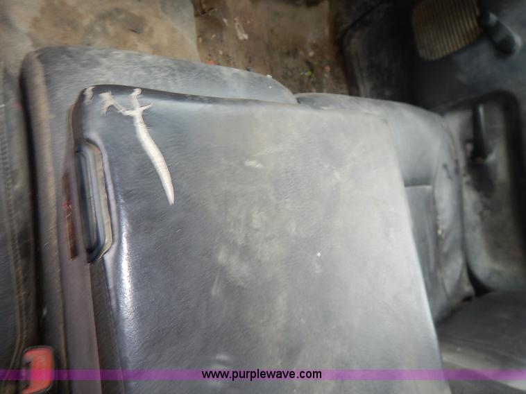 image for item K7432 2002 Dodge Ram 2500 SL pickup truck