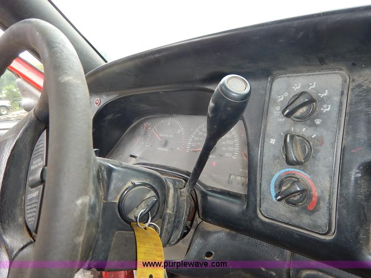 image for item K7432 2002 Dodge Ram 2500 SL pickup truck