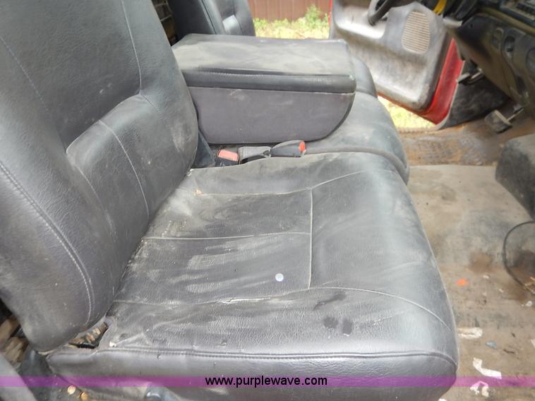 image for item K7432 2002 Dodge Ram 2500 SL pickup truck