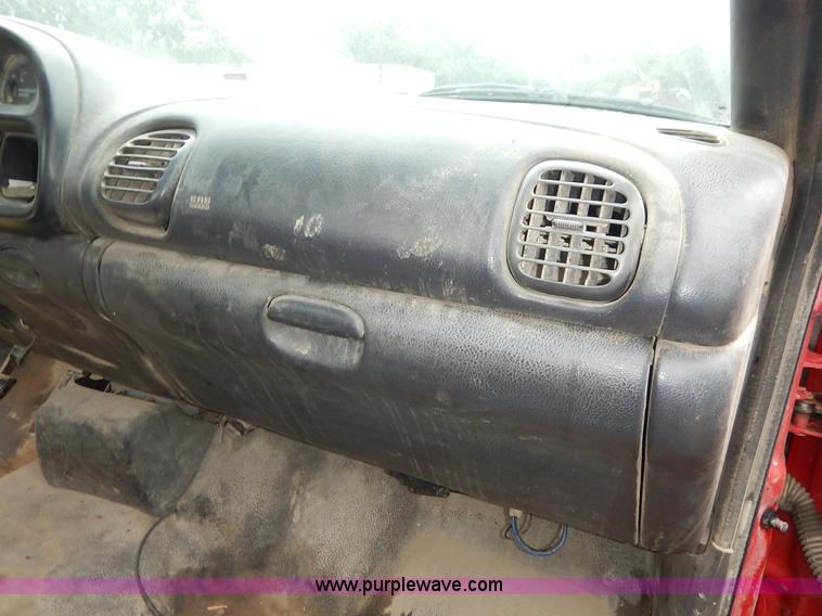 image for item K7432 2002 Dodge Ram 2500 SL pickup truck