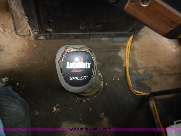 image for item K7433 1995 Freightliner FLD120SD semi truck