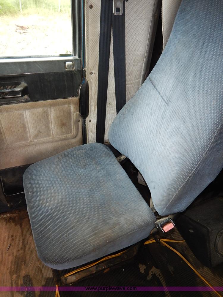 image for item K7433 1995 Freightliner FLD120SD semi truck