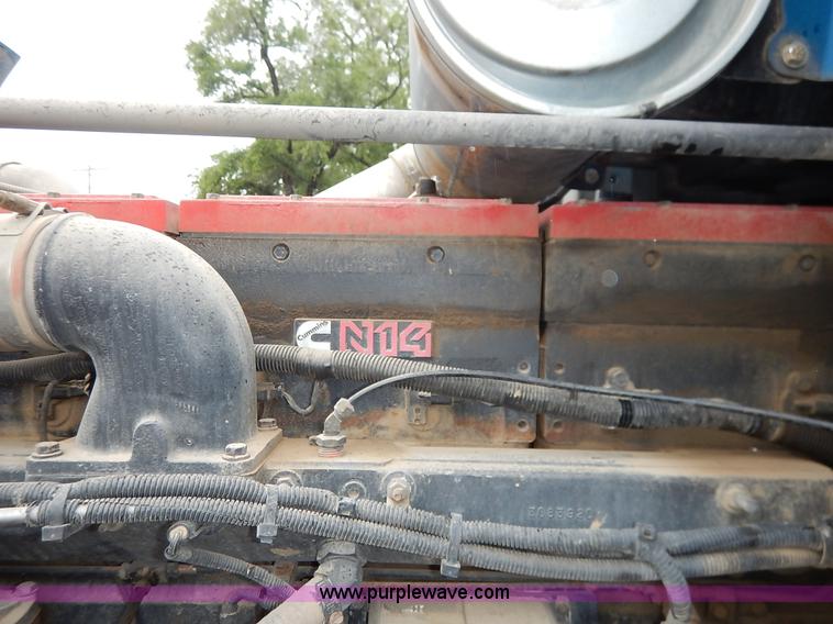 image for item K7433 1995 Freightliner FLD120SD semi truck