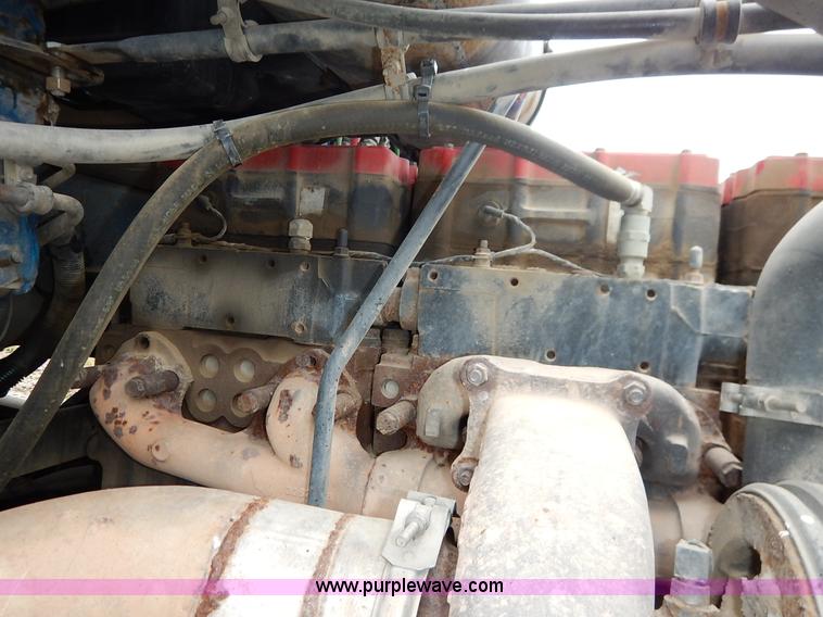 image for item K7433 1995 Freightliner FLD120SD semi truck