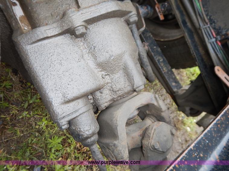 image for item K7433 1995 Freightliner FLD120SD semi truck