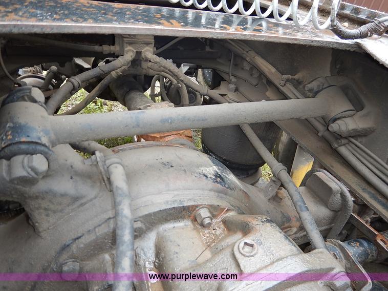 image for item K7433 1995 Freightliner FLD120SD semi truck