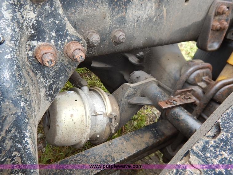 image for item K7433 1995 Freightliner FLD120SD semi truck