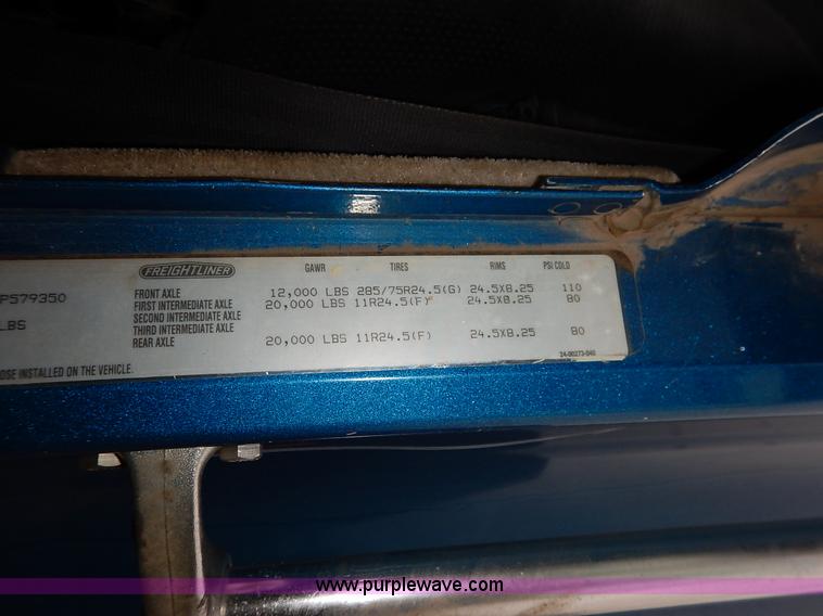 image for item K7433 1995 Freightliner FLD120SD semi truck