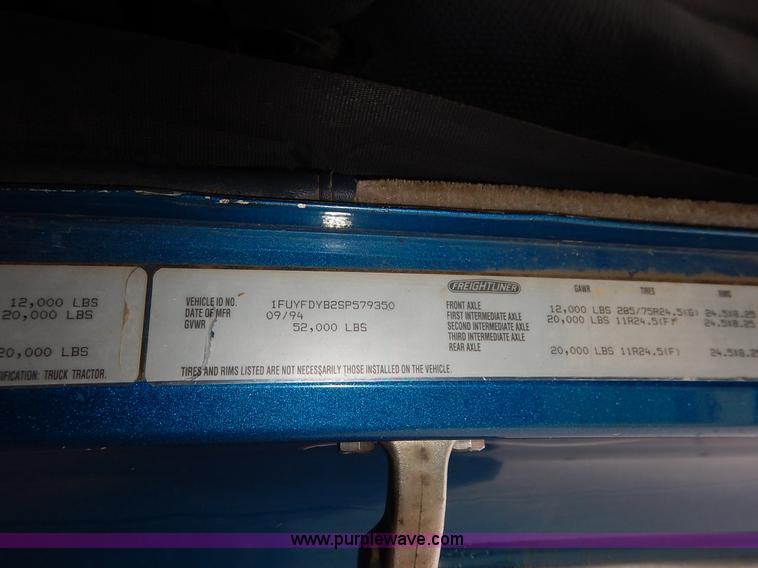 image for item K7433 1995 Freightliner FLD120SD semi truck