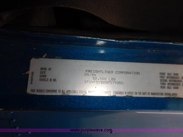 image for item K7433 1995 Freightliner FLD120SD semi truck