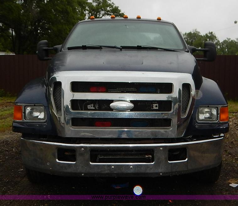 image for item K7454 2007 Ford F650 Super Duty SuperCab tow truck