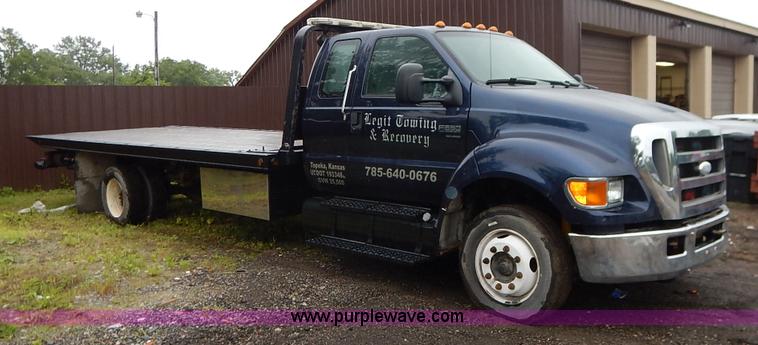 image for item K7454 2007 Ford F650 Super Duty SuperCab tow truck