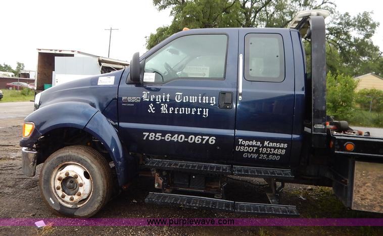 image for item K7454 2007 Ford F650 Super Duty SuperCab tow truck