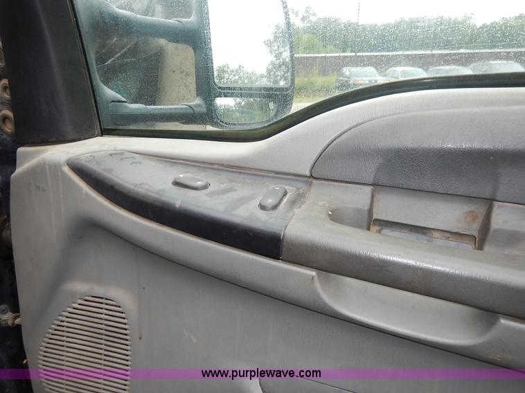 image for item K7454 2007 Ford F650 Super Duty SuperCab tow truck