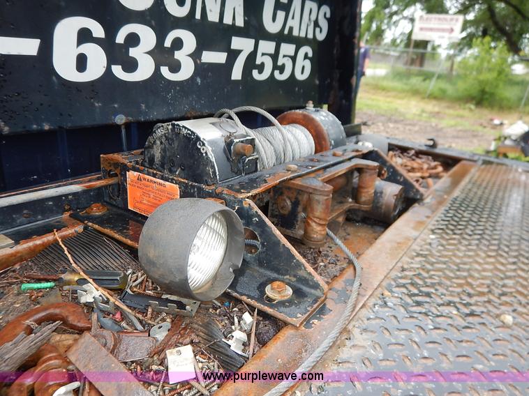 image for item K7454 2007 Ford F650 Super Duty SuperCab tow truck