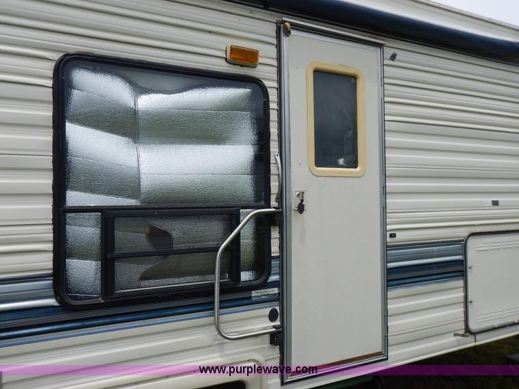 image for item K7472 1993 Cobra Sandpiper camper