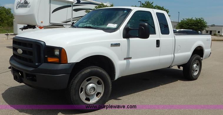image for item K7499 2006 Ford F350 Super Duty XL SuperCab pickup truck