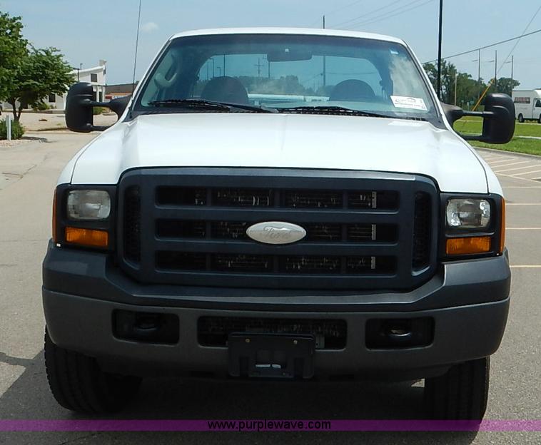 image for item K7499 2006 Ford F350 Super Duty XL SuperCab pickup truck