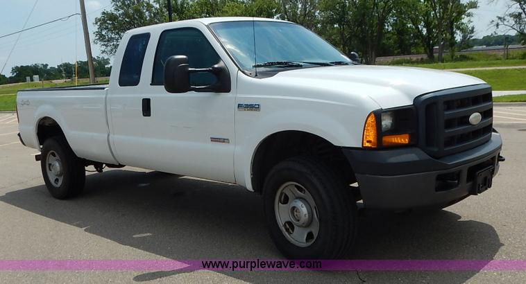 image for item K7499 2006 Ford F350 Super Duty XL SuperCab pickup truck