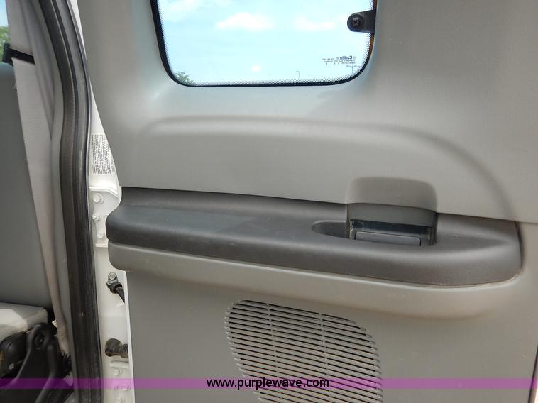 image for item K7499 2006 Ford F350 Super Duty XL SuperCab pickup truck