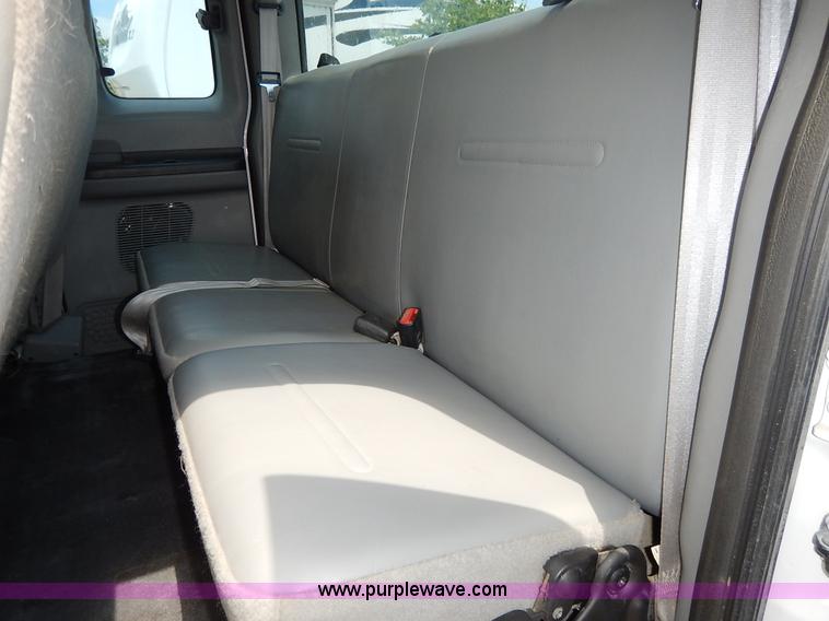 image for item K7499 2006 Ford F350 Super Duty XL SuperCab pickup truck