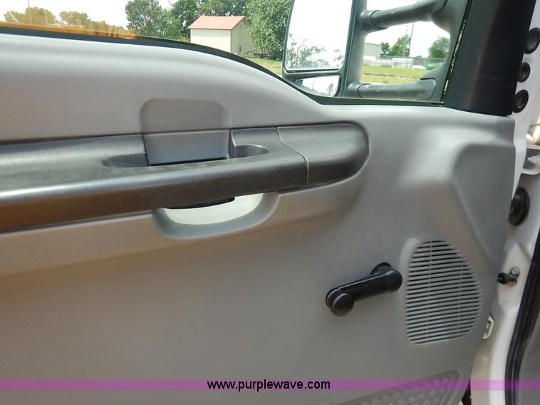 image for item K7499 2006 Ford F350 Super Duty XL SuperCab pickup truck