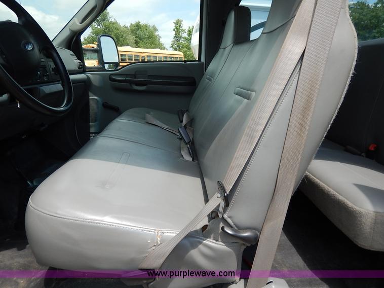 image for item K7499 2006 Ford F350 Super Duty XL SuperCab pickup truck