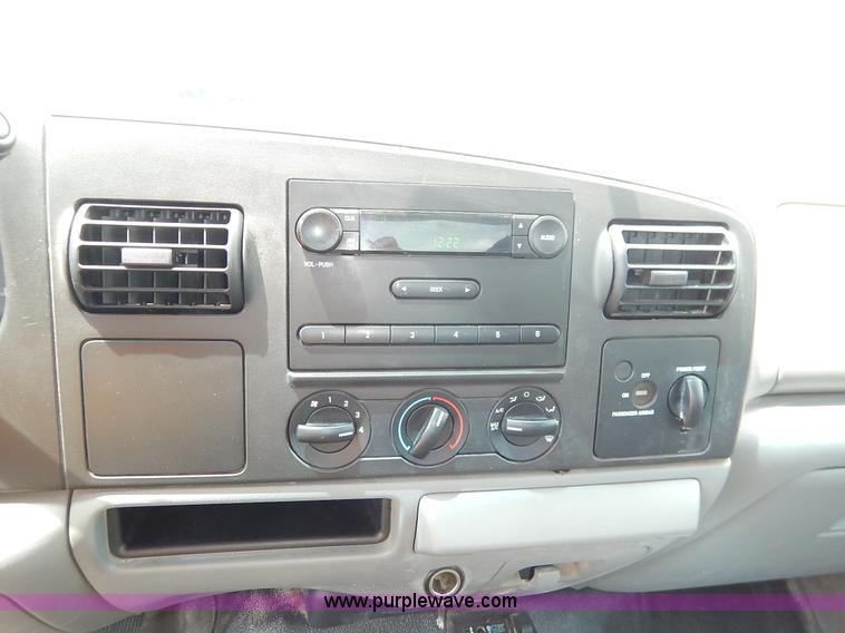 image for item K7499 2006 Ford F350 Super Duty XL SuperCab pickup truck