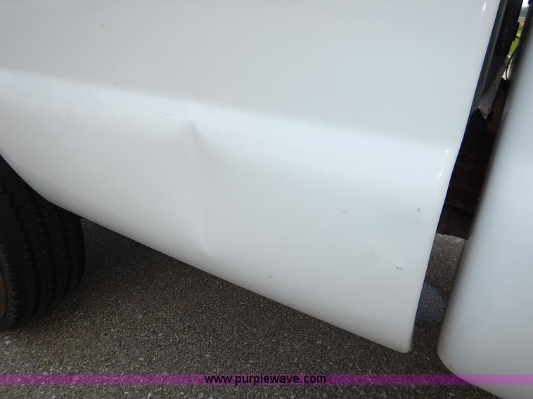 image for item K7499 2006 Ford F350 Super Duty XL SuperCab pickup truck