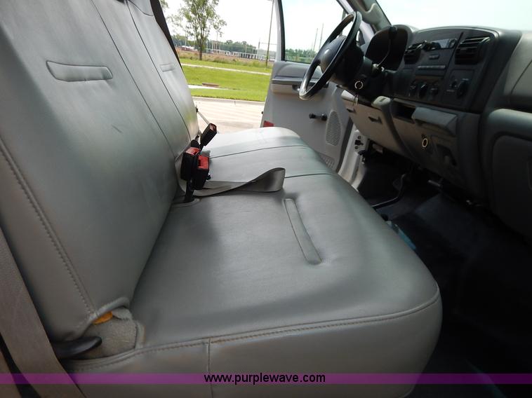 image for item K7499 2006 Ford F350 Super Duty XL SuperCab pickup truck