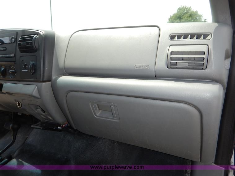 image for item K7499 2006 Ford F350 Super Duty XL SuperCab pickup truck