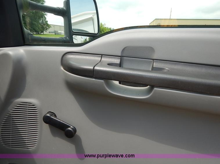 image for item K7499 2006 Ford F350 Super Duty XL SuperCab pickup truck