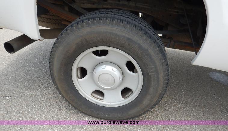 image for item K7499 2006 Ford F350 Super Duty XL SuperCab pickup truck