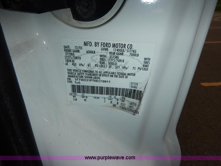 image for item K7499 2006 Ford F350 Super Duty XL SuperCab pickup truck