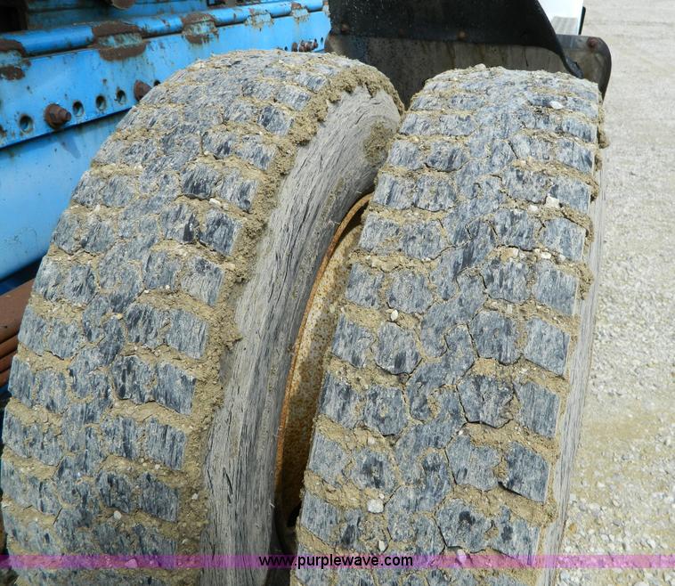 image for item K8094 1990 Freightliner semi truck