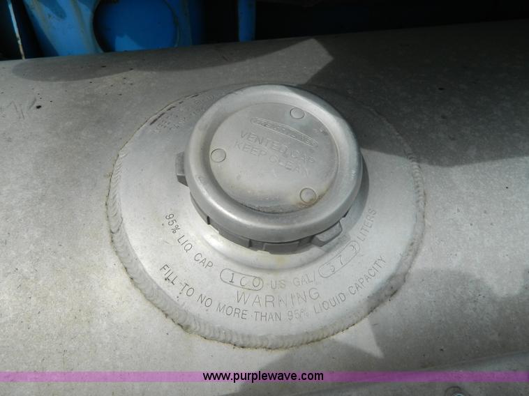 image for item K8094 1990 Freightliner semi truck