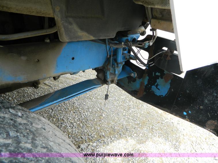 image for item K8094 1990 Freightliner semi truck